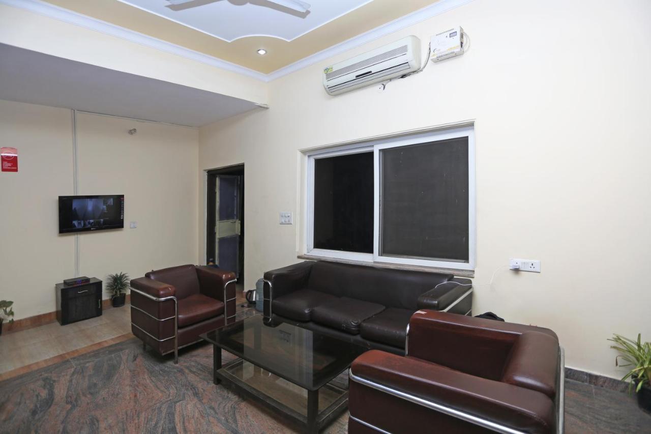 Oyo 8240 Maan Residency Hotel Gurgaon Bagian luar foto